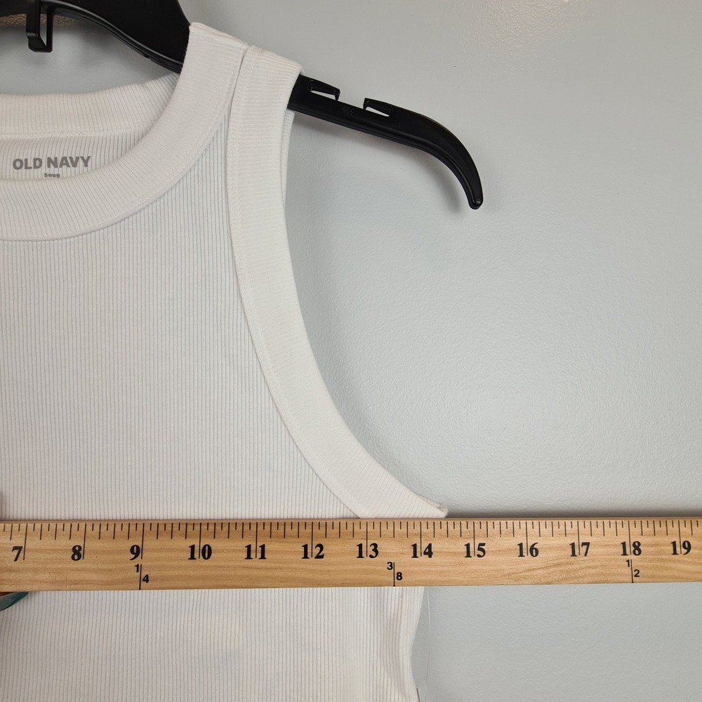 Old Navy White High Neck Ribbed Snug Tank Top Womens Medium NWT Sleeveless Basic - Picture 3 of 6